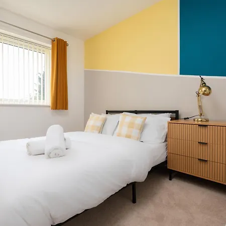 Spacious 4bd 3bt - Etihad - Coop - Pool Table - Free Parking * Manchester