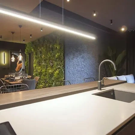 アパート Midnight At The Heim *