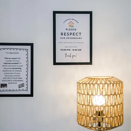 Stunning In Salford With Free Parking, Office, Pool & Ping Pong Table 別荘 *