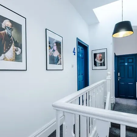 Barton House - Sleeping 10