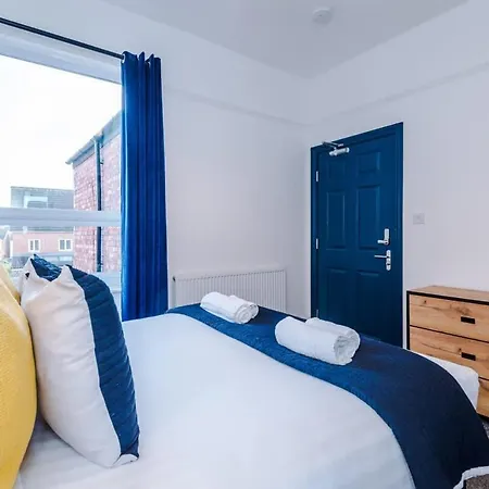 Ferienhaus Barton House - Sleeping 10 Manchester