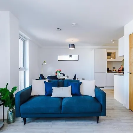 Monthly Special Salford Fully Equipped Kitchen Wifi Apartment *