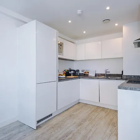 Apartment Monthly Special Salford Fully Equipped Kitchen Wifi *
