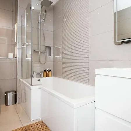 Modern In 4-bed House - Walking Distance To Coop Live ,etihad, Ancoats And Centre *