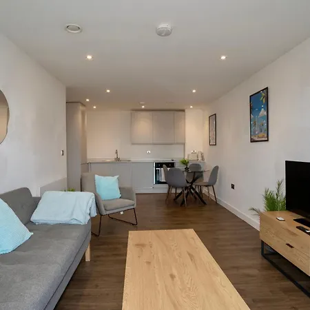 Lux Livin' - Luxury 2 Bed Penthouse Large Balcony Μάντσεστερ