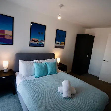 Lux Livin' - Luxury 2 Bed Penthouse Large Balcony Μάντσεστερ