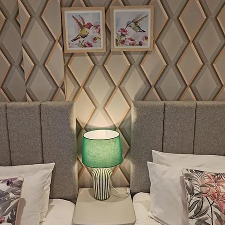 The Cosy Quarters - Popworks Apartment