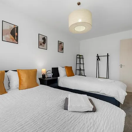 Stylish 3 Bedroom House Free Parking Hébergement de vacances Manchester