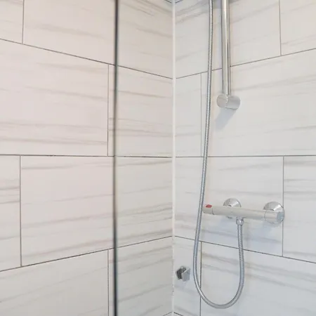 Holiday home Cozy Retreat With 2 Bedrooms Manchester