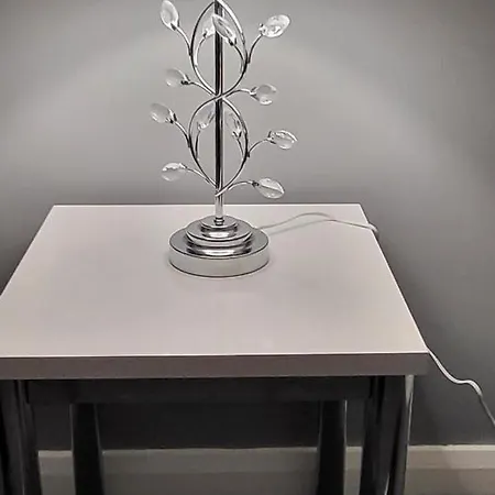 4 Bedroom Tameside Greater Sleeps 8 Nyaraló