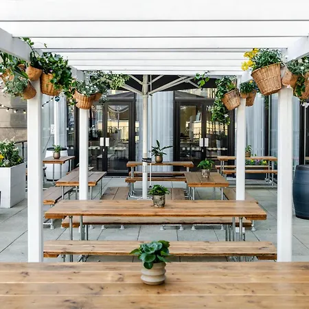 Radisson Centre, A Verified Net Zero Ξενοδοχείο 4*