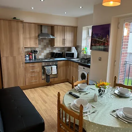 아파트 Modern, Quiet, Sleeps 9, Etihad, Coop Live,