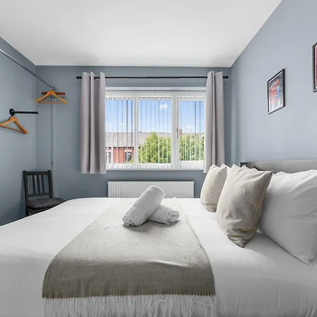 3 Bed Stockport By Superhost