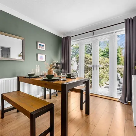 3 Bed Stockport By Superhost