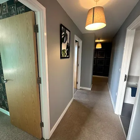 Beehosting Adelphi Wharf 4*