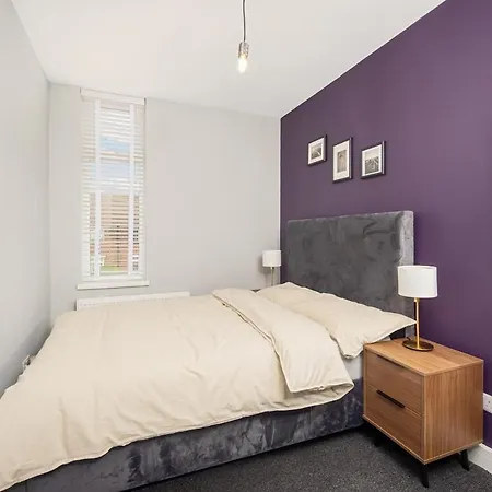 Close To Media City-old Trafford - 5 Bedroom House Manchester