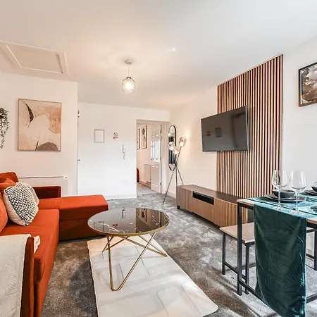 2 Flats Near Coop Arena & Etihad Stadium *