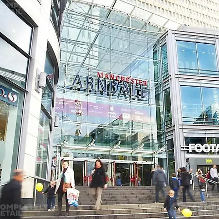 Centre With Balcony & Free Parking マンチェスター