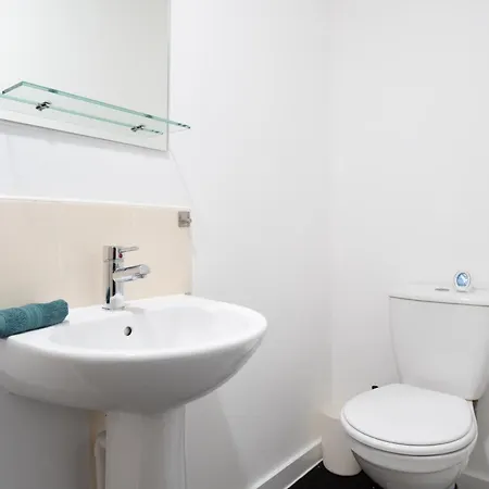 Trafford - Work & Leisure Apartman *