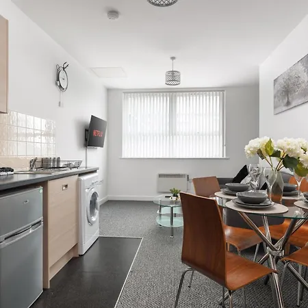 Trafford - Work & Leisure Apartman