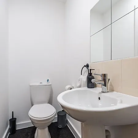 Trafford - Work & Leisure Apartman