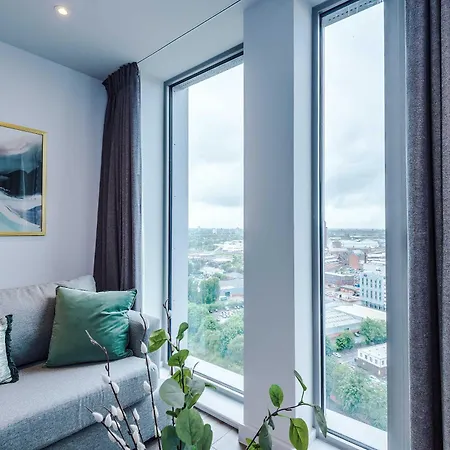 Stunning New 2-bed Flat In Perfect For Couples *