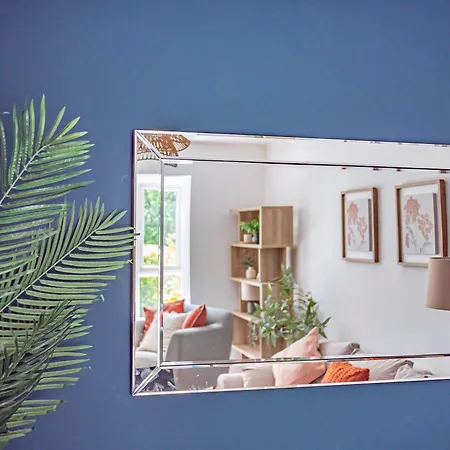 Chic Riverside Retreat Salford 4bd Free Parking Дом отдыха