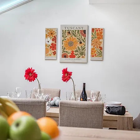 Chic Riverside Retreat Salford 4bd Free Parking Дом отдыха *