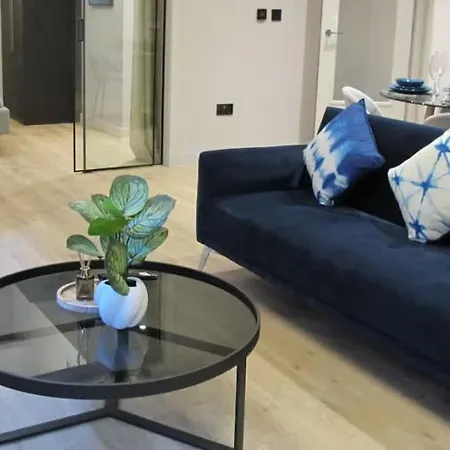 Hidden Gem Of Centre *