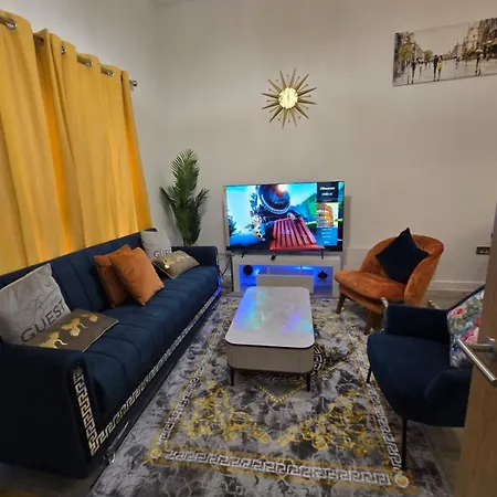 Mega7 Spacious 2bedroom Apartment, 2 Bathrooms, Balcony And Free Parking Вилла *