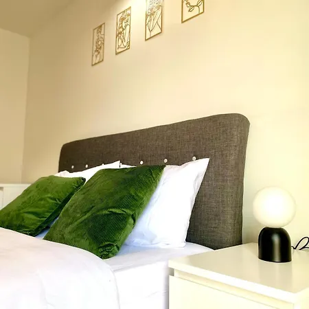 Luxe 2 Bed - Water View And Parking * Manchester