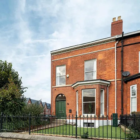 6-bedroom, 6-bathroom Contractor Σπίτι διακοπών