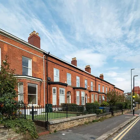 Σπίτι διακοπών 6-bedroom, 6-bathroom Contractor *