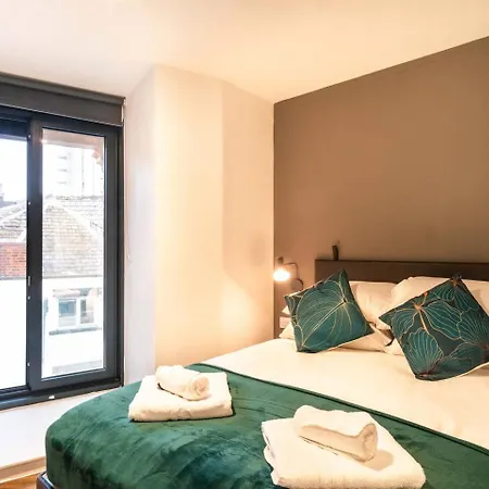 Lovely 2 Bedroom Apartment