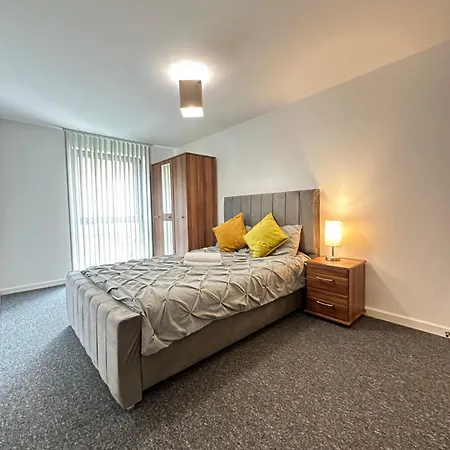 2 Bed Ensuite With Balcony And Free Onsite Secure Parking דירה מנצ'סטר