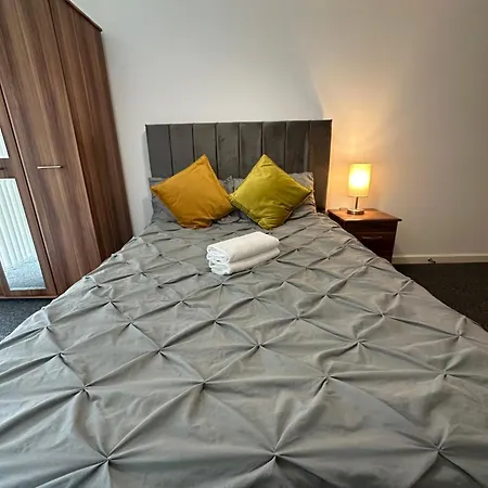 2 Bed Ensuite With Balcony And Free Onsite Secure Parking * מנצ'סטר