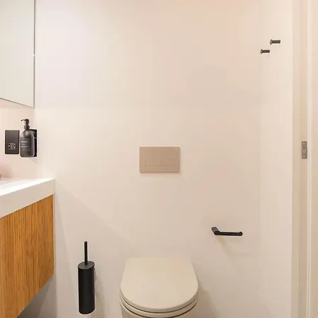 Апартаменты Ceramica By The Heim Манчестер