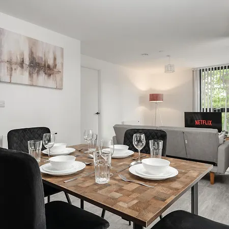 Pristine Old Trafford & Centre 2bd 2bt - Balcony Appartement *