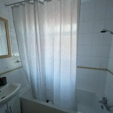 Hidden Gem 2 Bedroom House Дом отдыха