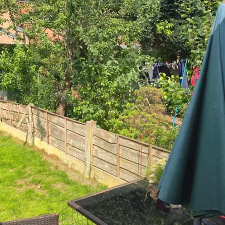 Δωμάτια σε οικογενειακή κατοικία Stretford Single Bright *