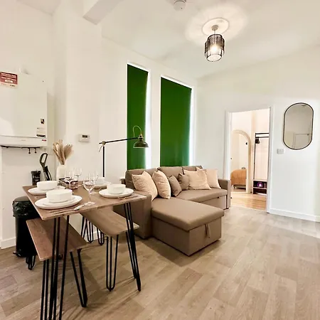 Chic & Modern 2br - Luxury Retreat