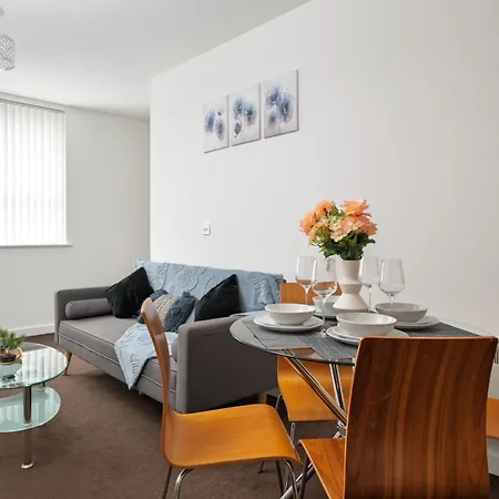 Trafford - Work & Leisure Apartman *