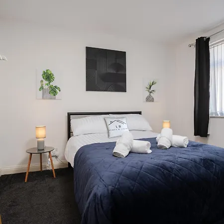 Apartment Perfect For Contractors - Comfort & Convenience