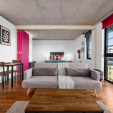 Апартаменты Stunning Canal Side Flat By Superhost *