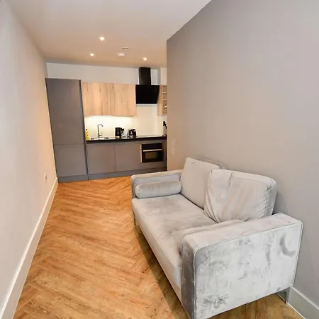 Sleek 2bed Flat In W Security Daire Manchester