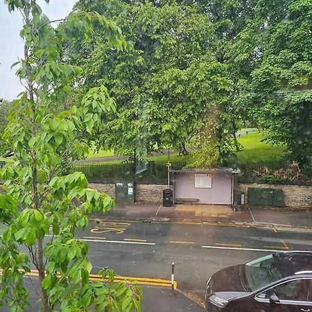 Casa de Férias Full With Free Parking In Moss Bank, Crumpsall, *