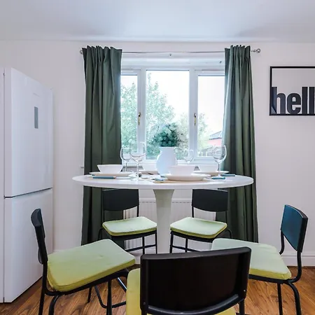 Driveway Stunning 3bedroom In Withington *