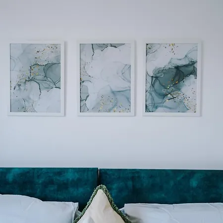 Driveway Stunning 3bedroom In Withington Manchester