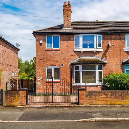 Driveway Stunning 3bedroom In Withington Manchester