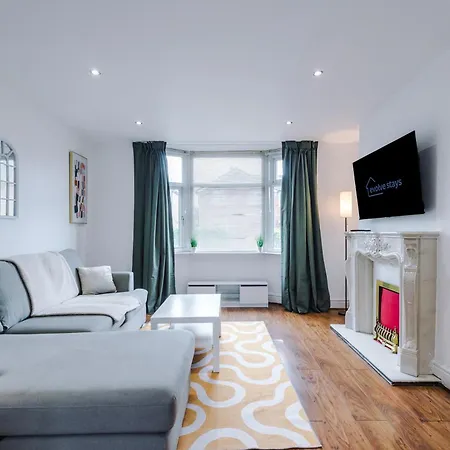 Driveway Stunning 3bedroom In Withington Manchester